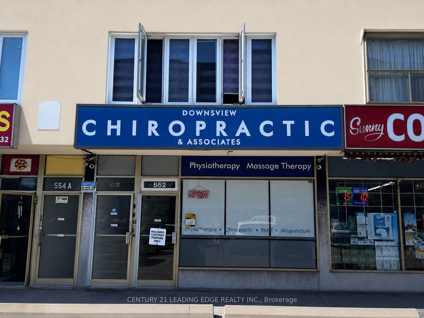 Photo 1 of 20 — 552 Sheppard Avenue W, Toronto, ON M3H 2R9