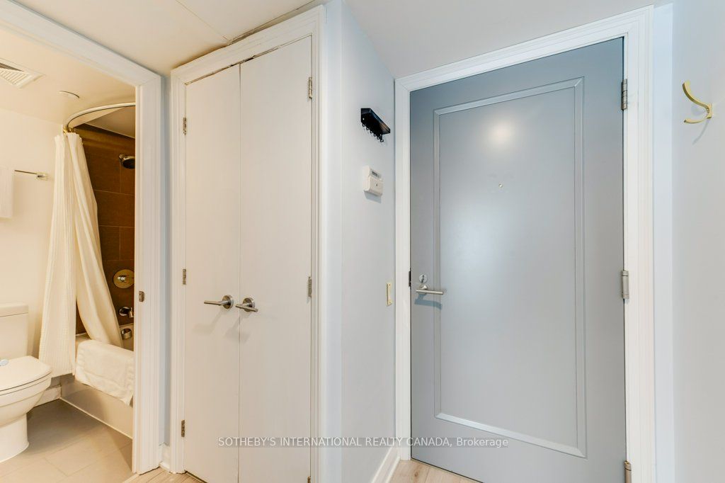 155 Yorkville Avenue 409