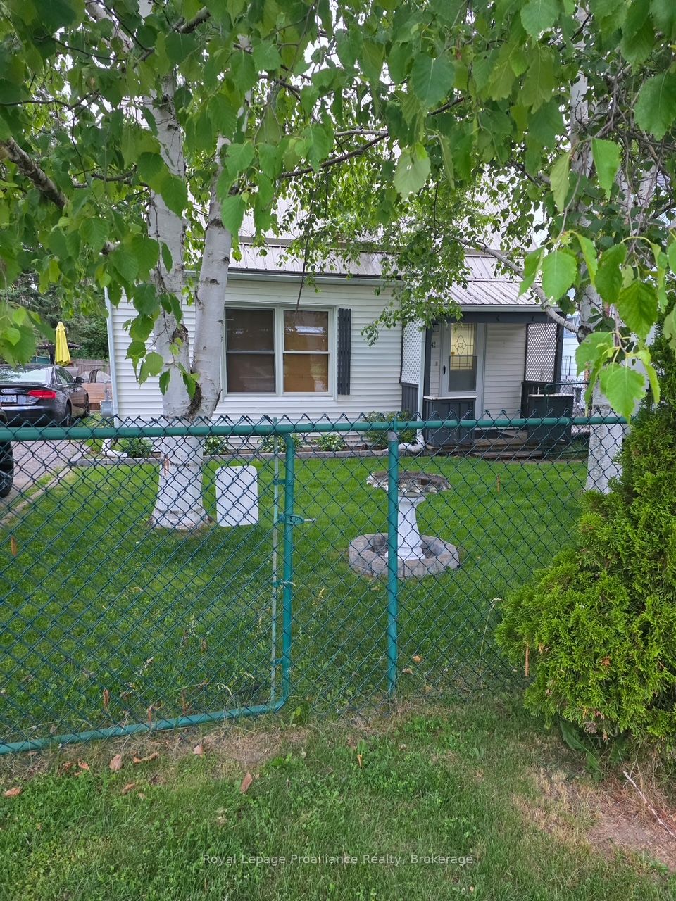 Photo 1 of 14 — 42 Kerr Crescent, Quinte West, ON K8V 2W4