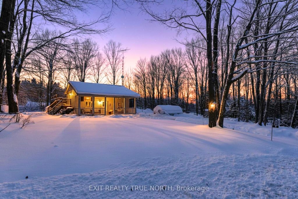 Photo of 8 Robin Court, Tiny, ON L9M 0B9 (MLS # S12648192)