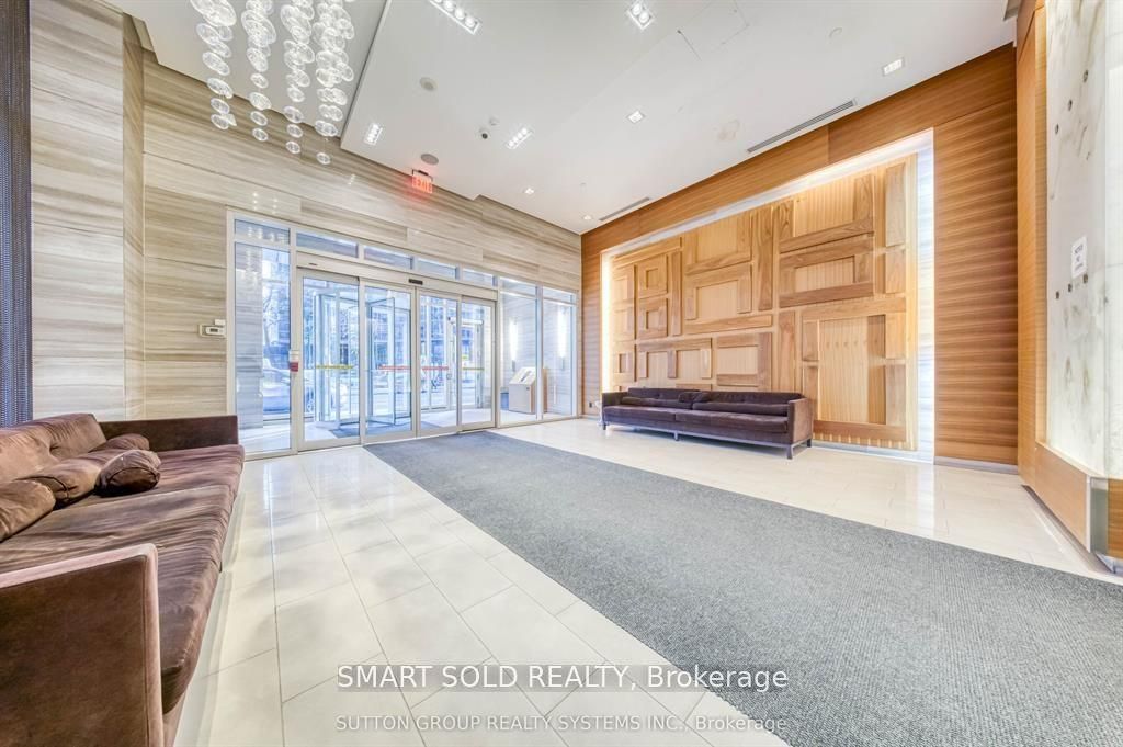 300 Front Street W 1712