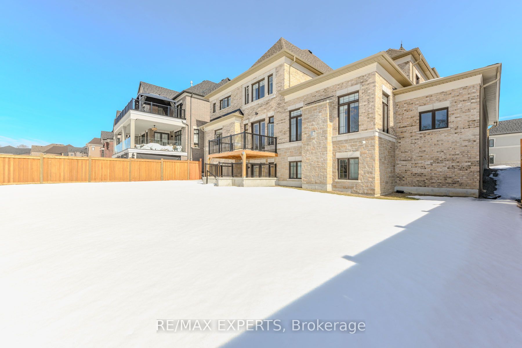 30 Enclave Court NW