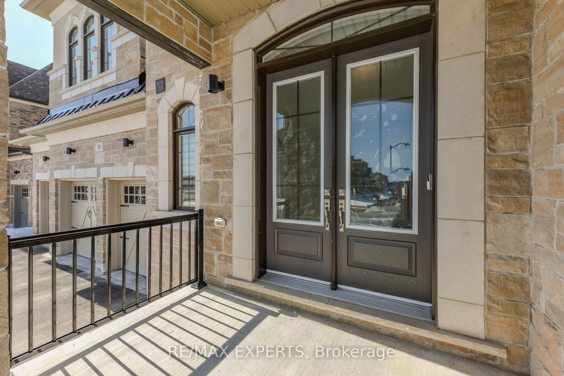 30 Enclave Court NW
