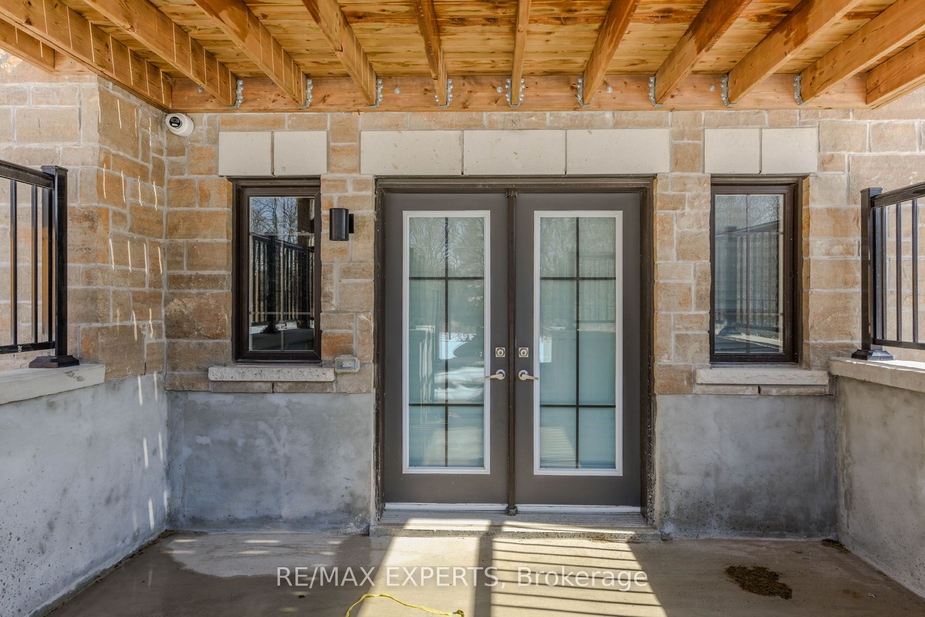 30 Enclave Court NW