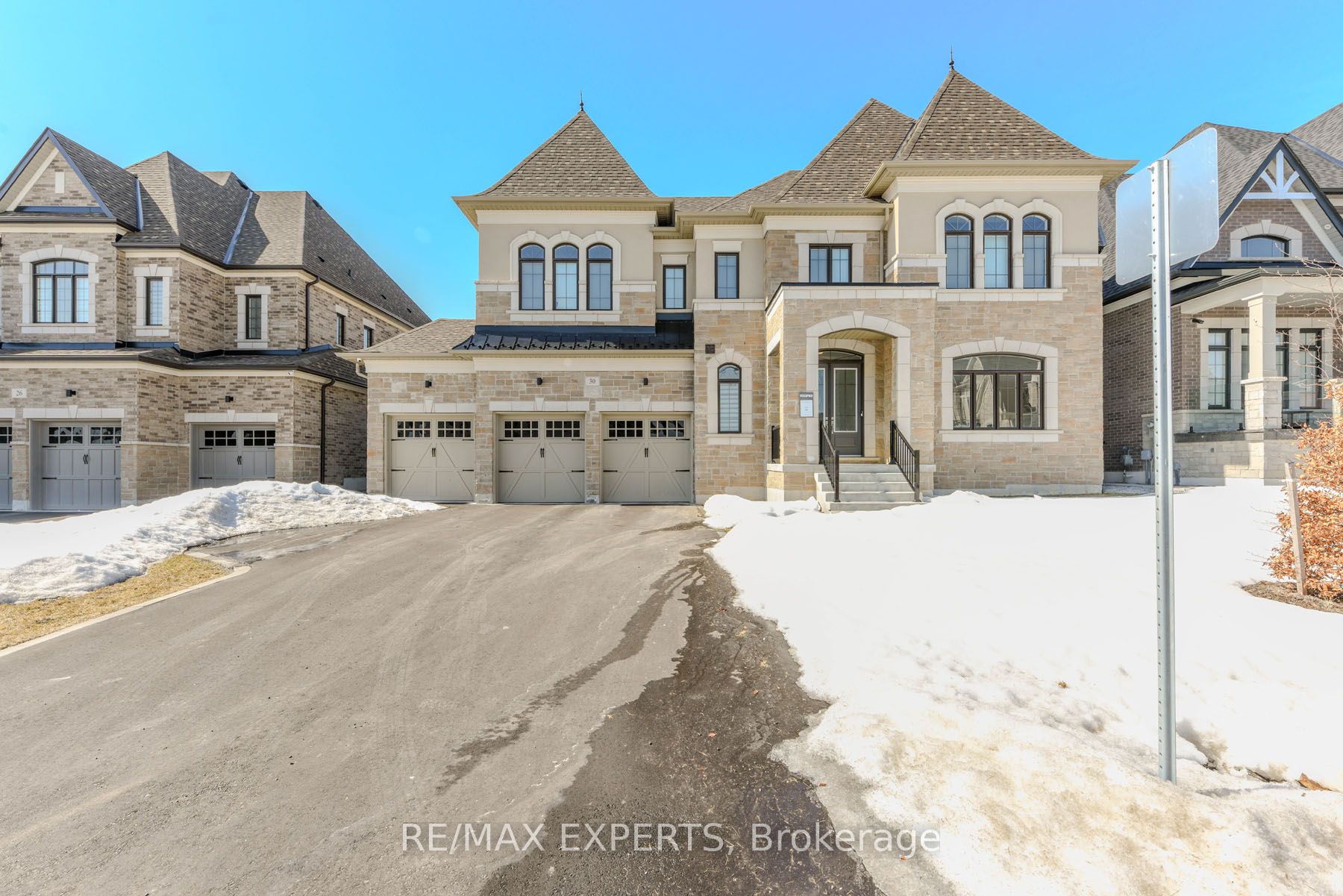 30 Enclave Court NW