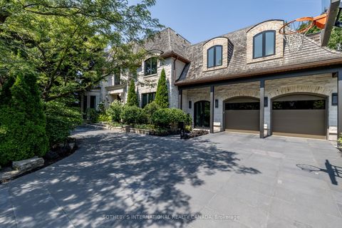 Photo of 6 Bayview Wood, Toronto, ON M4N 1R7 (MLS # C12382263)