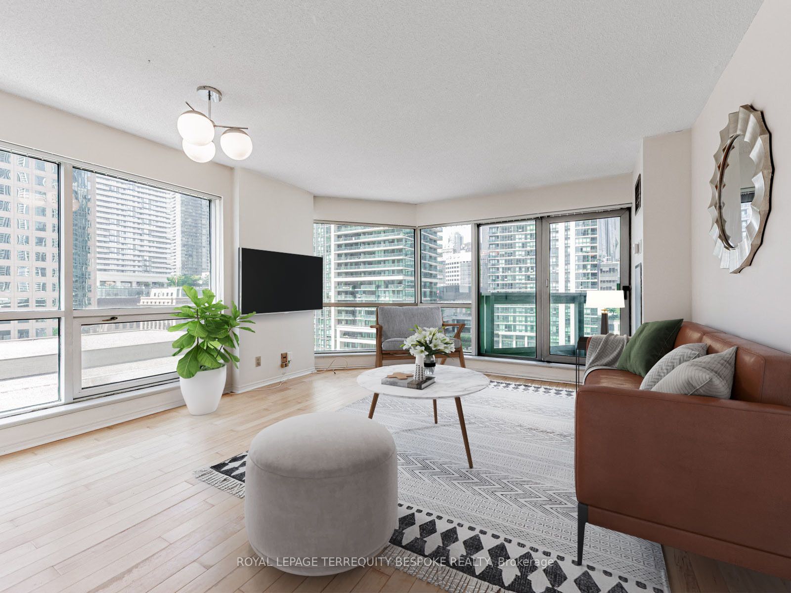 10 Queens Quay W 811