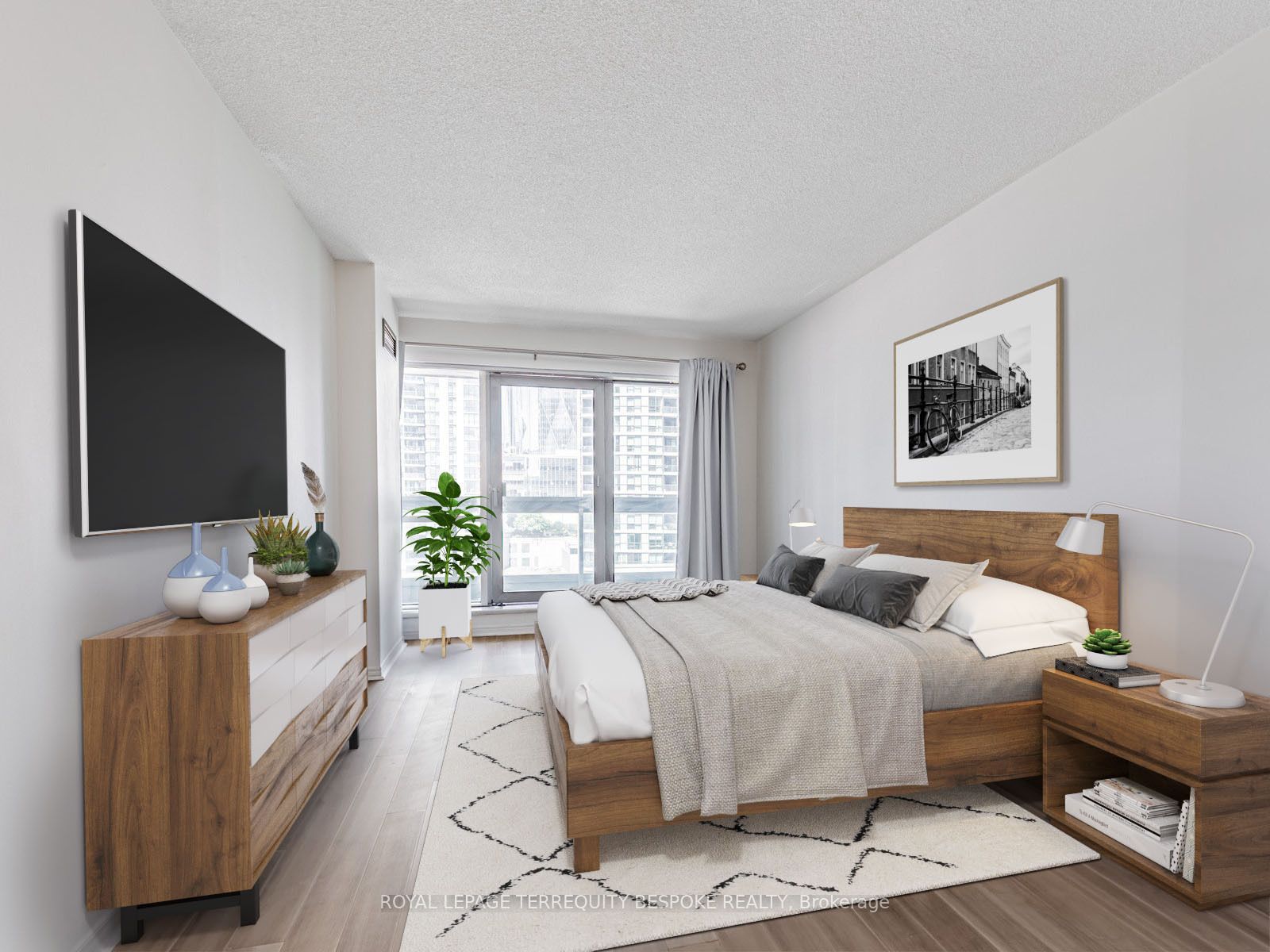 10 Queens Quay W 811