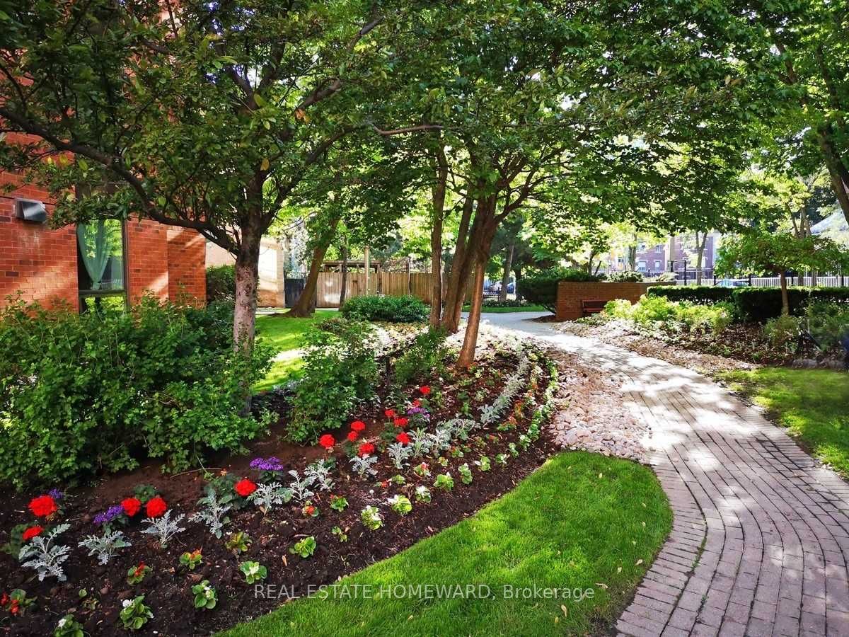 77 Maitland Place 409