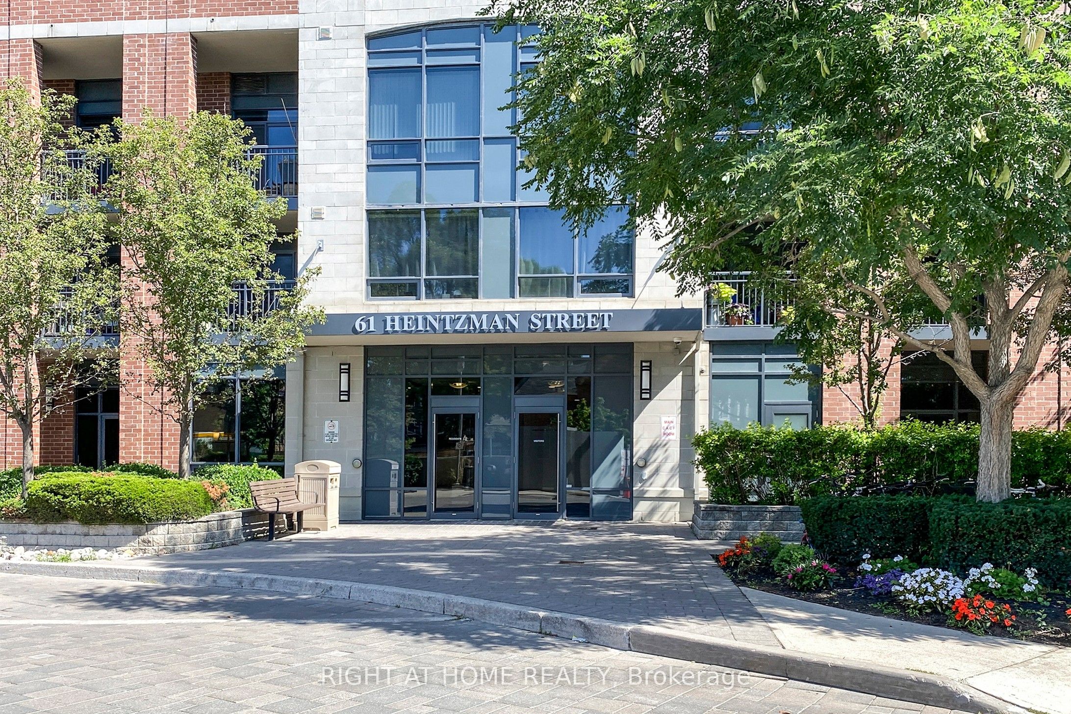 61 Heintzman Street 413