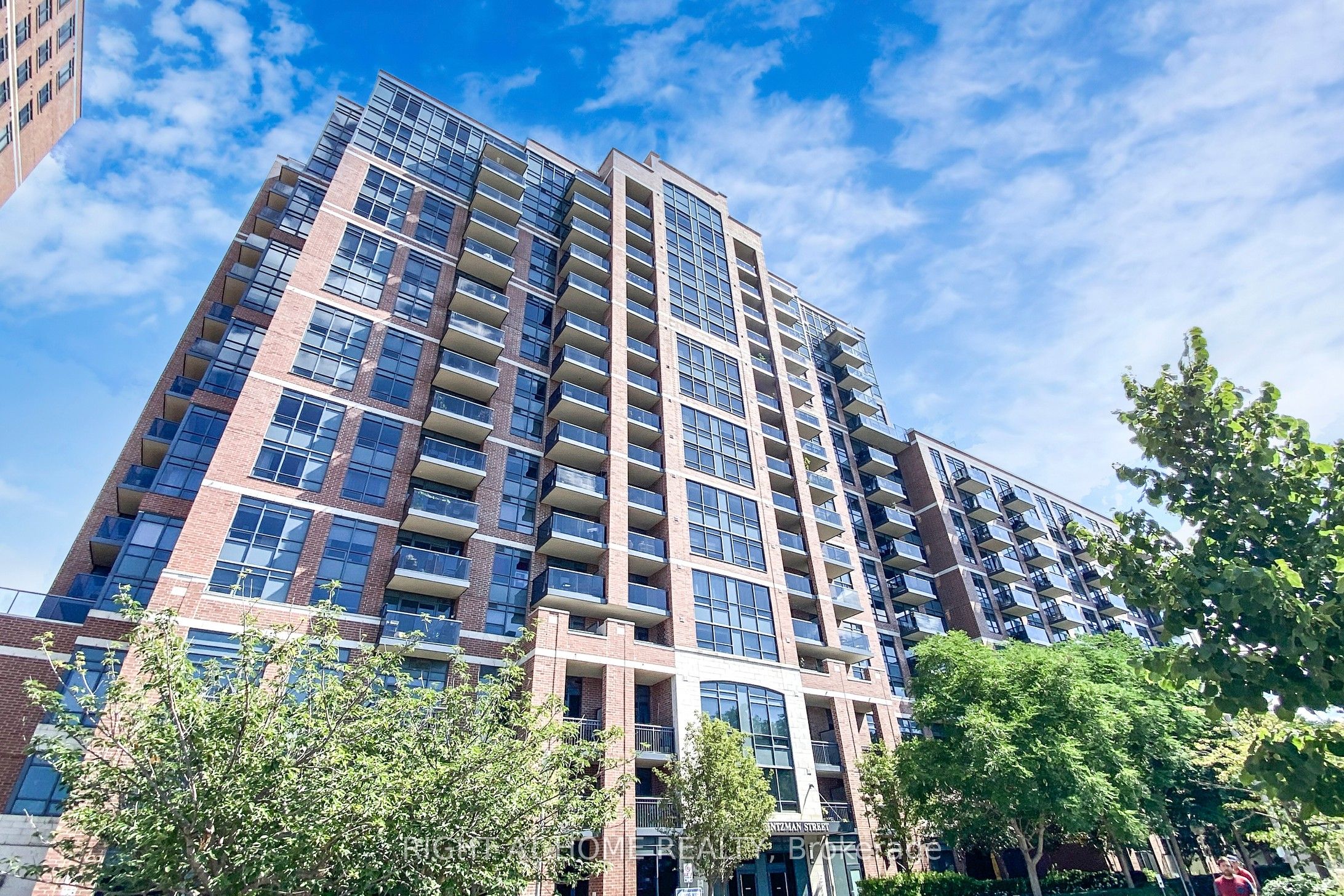 61 Heintzman Street 413