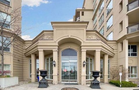 8 Maison Parc Court 118 Vaughan ON L4J 9K5