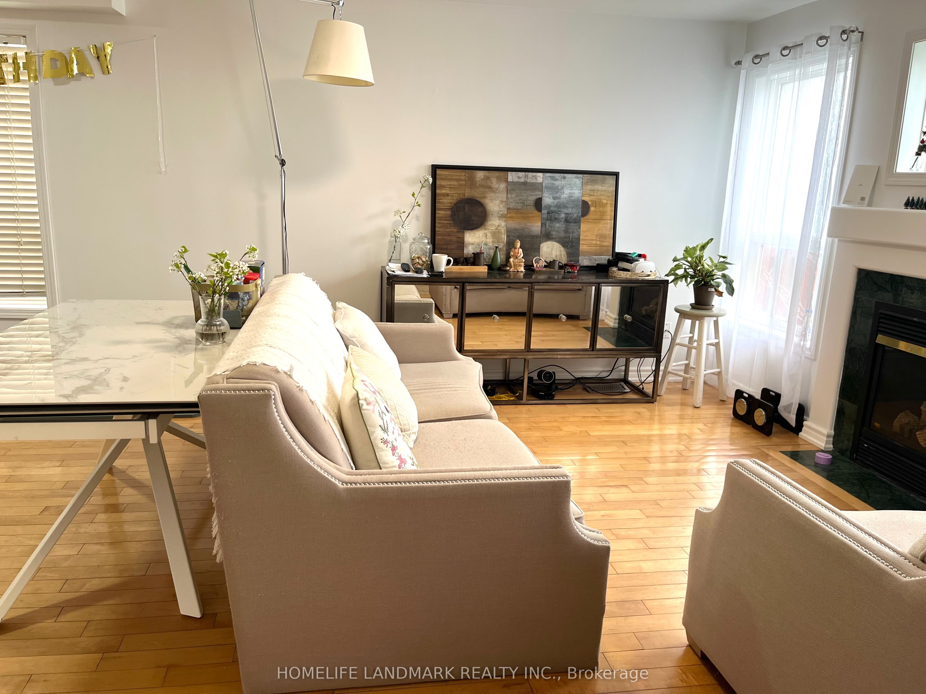 11 Bern Street E