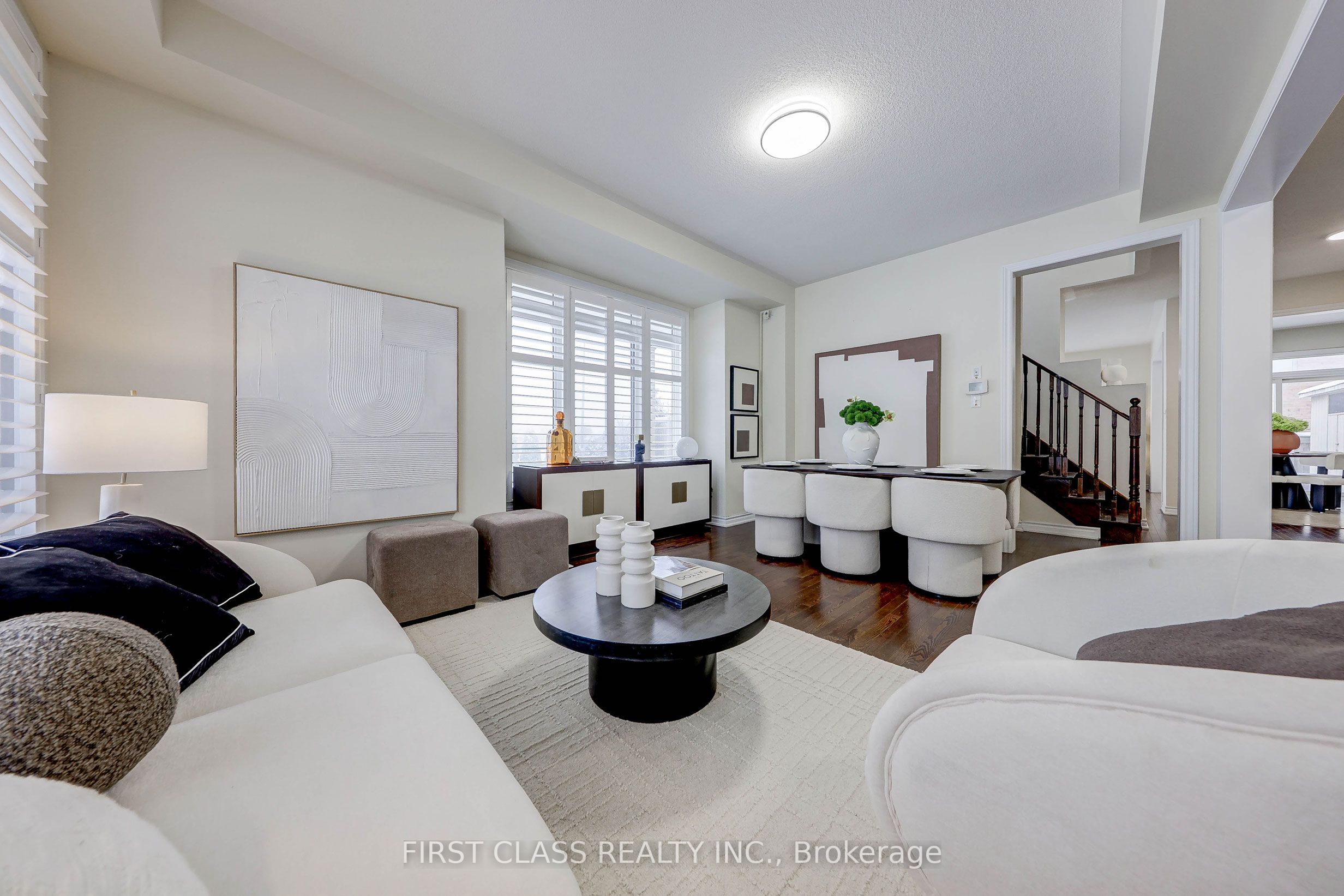 2 James Parrott Avenue