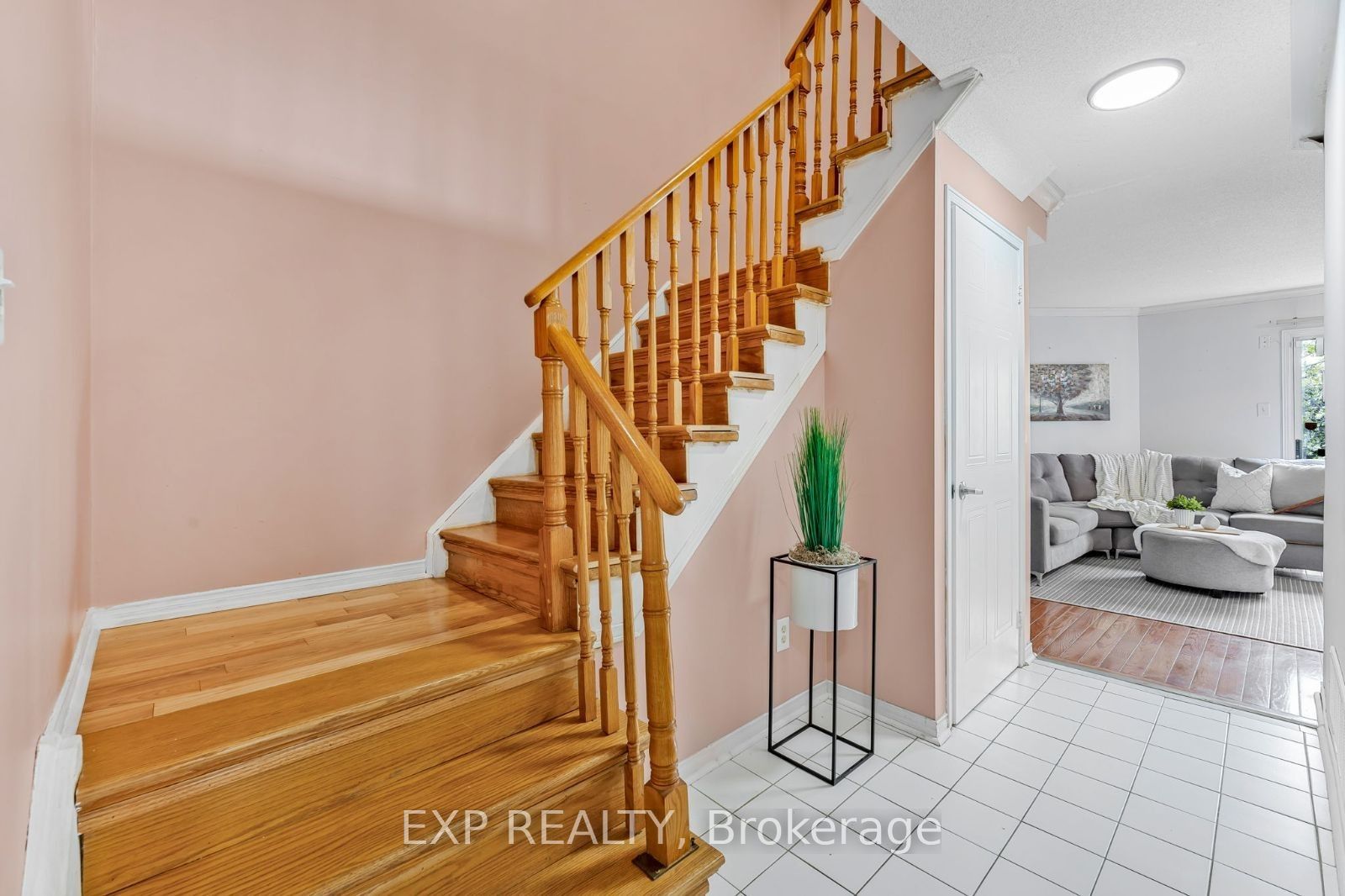 5547 Cortina Crescent