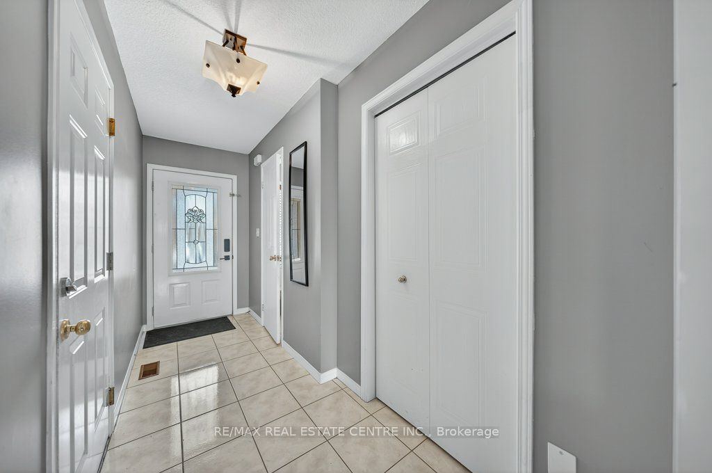 Photo of 14 Chester Drive, Cambridge, ON N1T 2C4 (MLS # X12821374)