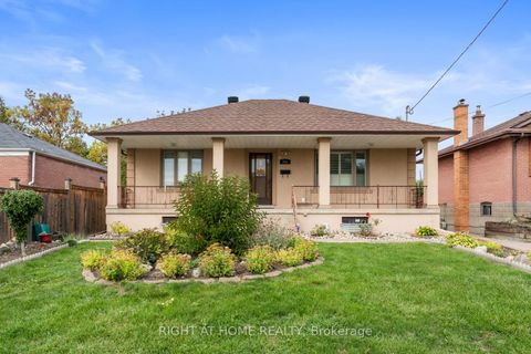 254 Richard Clark Drive Toronto ON M3M 1W2