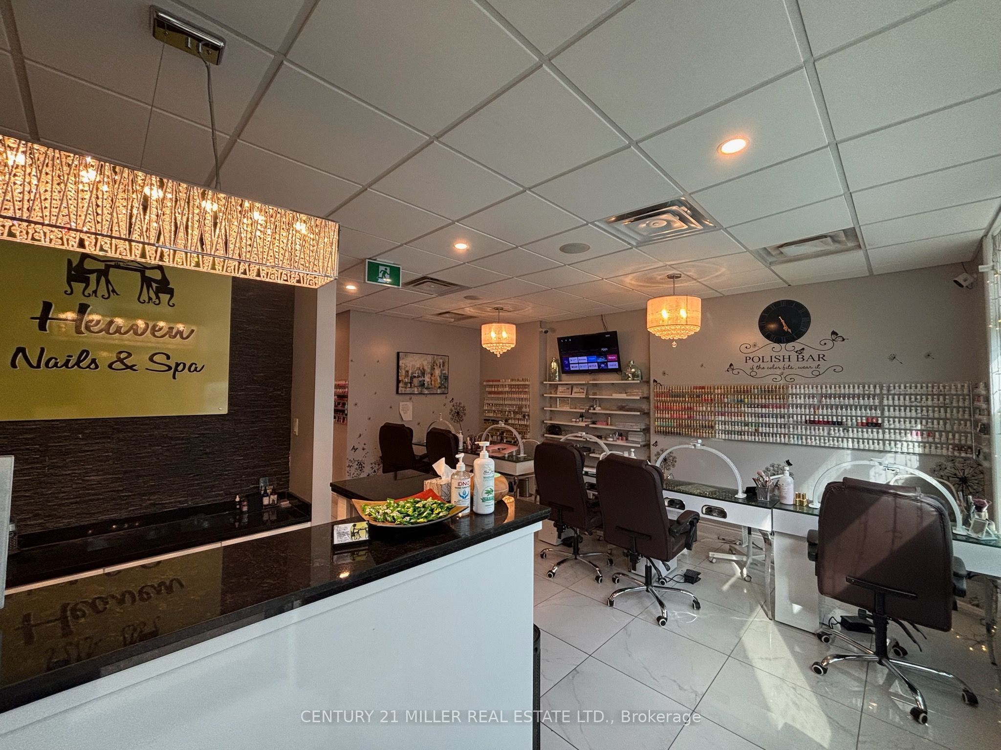 132 King Street W