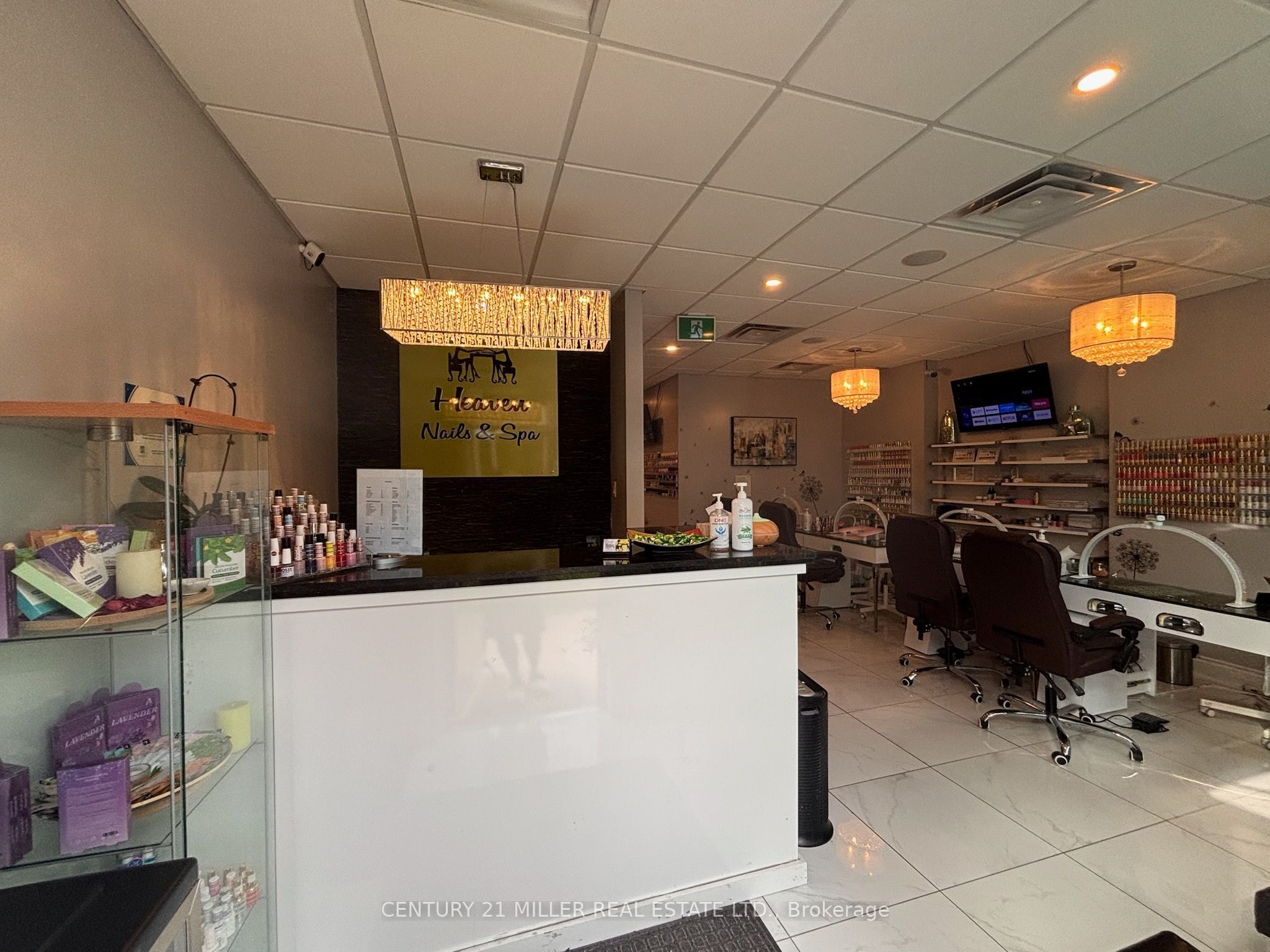 132 King Street W