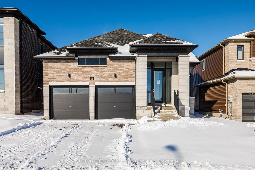 Photo of 11 Sun Valley Avenue, Wasaga Beach, ON L9Z 0N6 (MLS # S13024718)