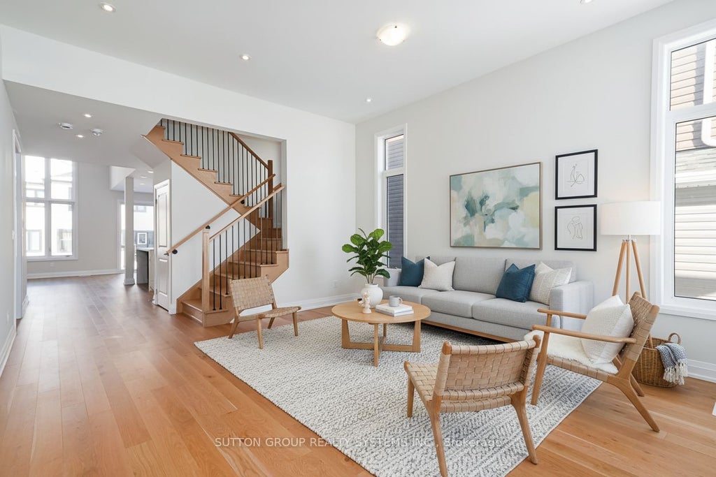 Photo of 11 Sun Valley Avenue, Wasaga Beach, ON L9Z 0N6 (MLS # S13024718)