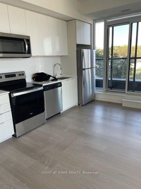 859 The Queensway N/A 218