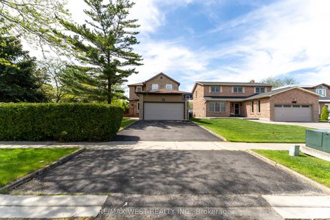 991 Mannington Lane Mississauga ON L4W 3X6