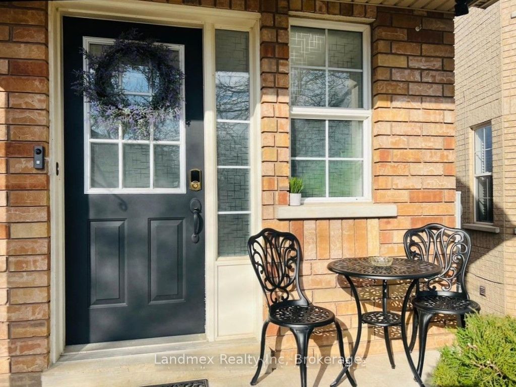 Photo of 50 Charleswood Circle, Brampton, ON L7A 1Z2 (MLS # W12651246)