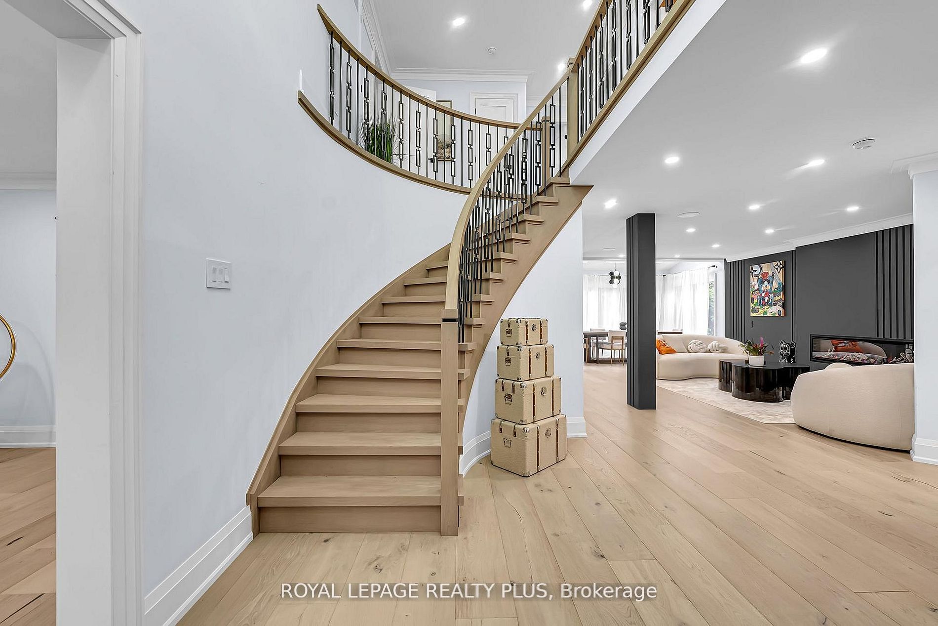 4344 Dallas Court