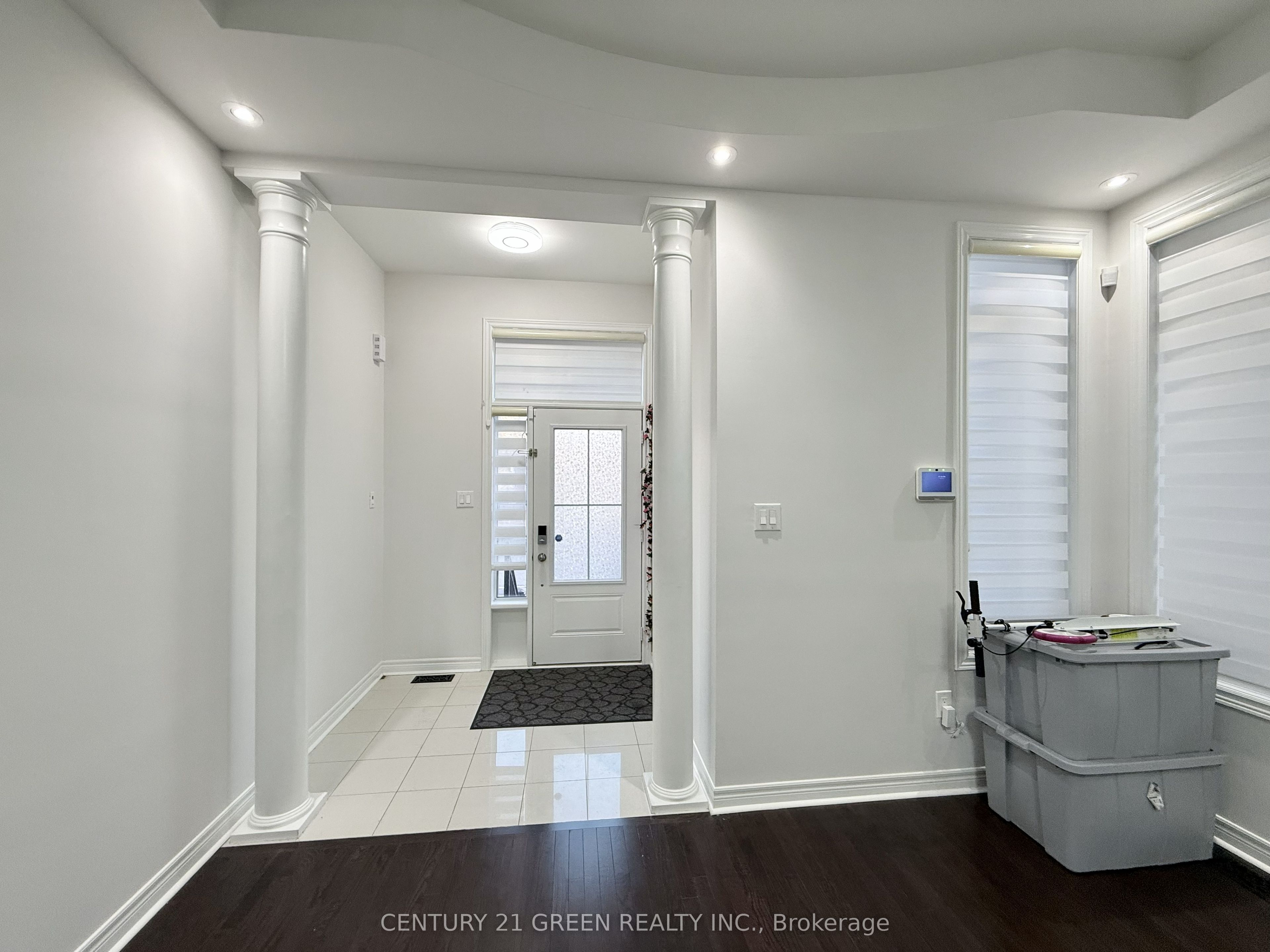 43 Black Diamond Crescent Upper