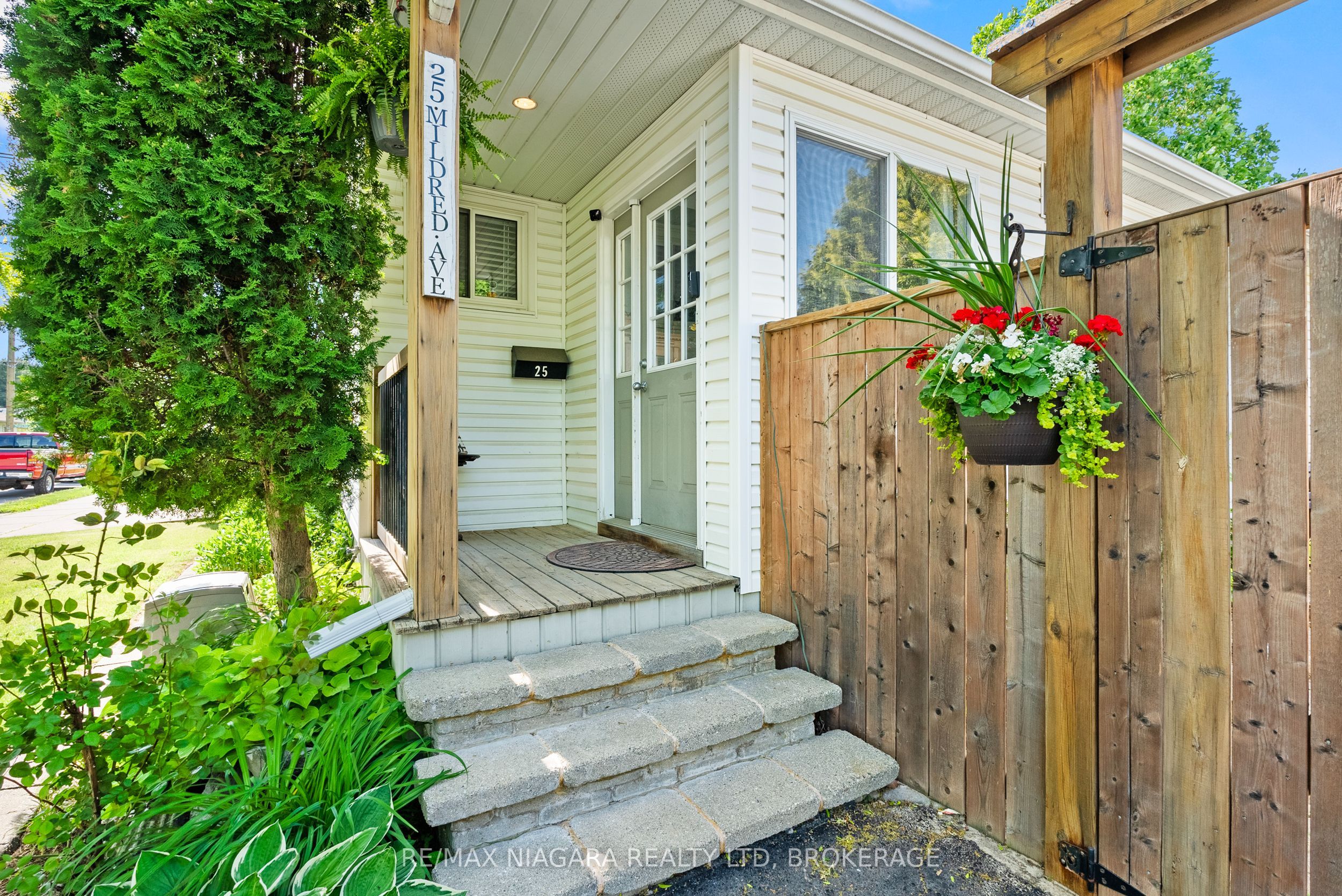 25 MILDRED Avenue
