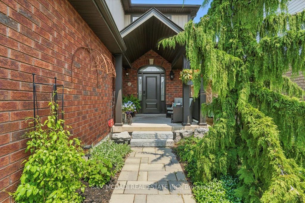 Photo of 3 Maude Court, Orangeville, ON L9W 0A3 (MLS # W12452438)