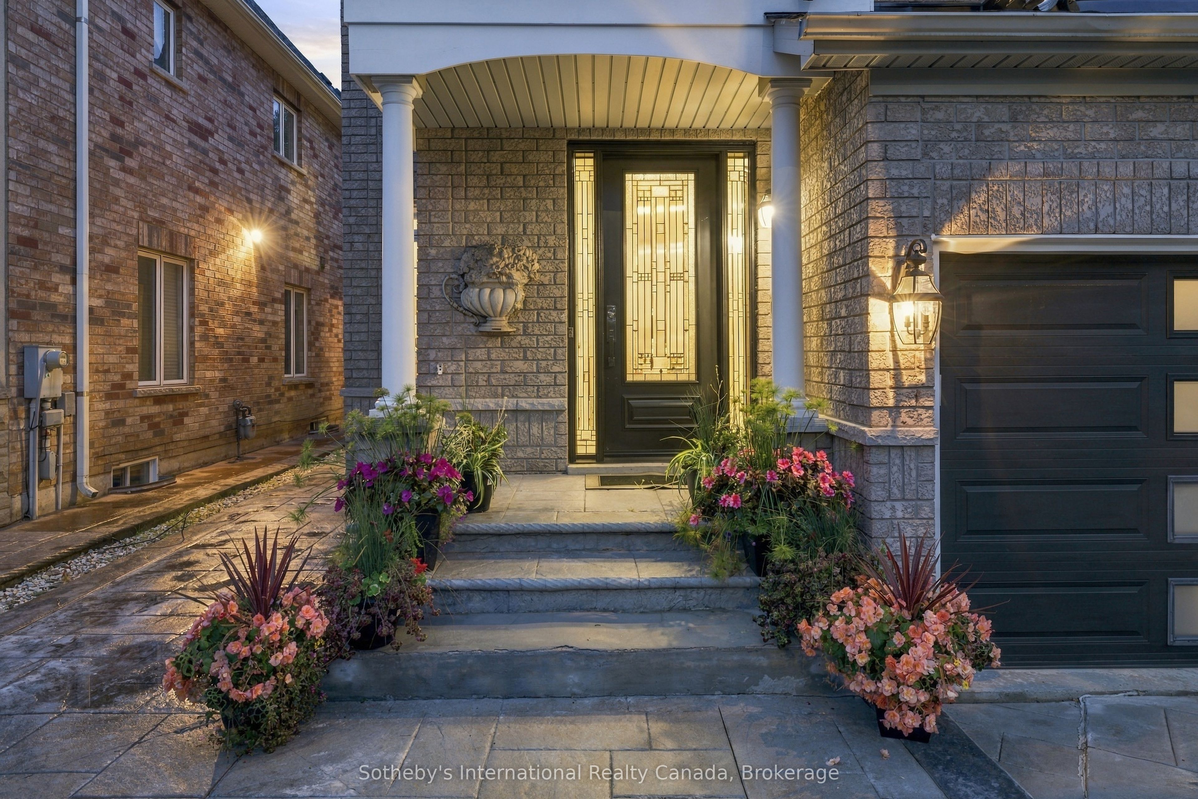 3352 Erin Centre Boulevard