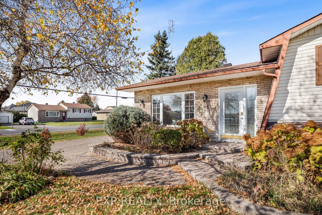 Photo of 5 ALBERT Street, Casselman, ON K0A 1M0 (MLS # X12689250)