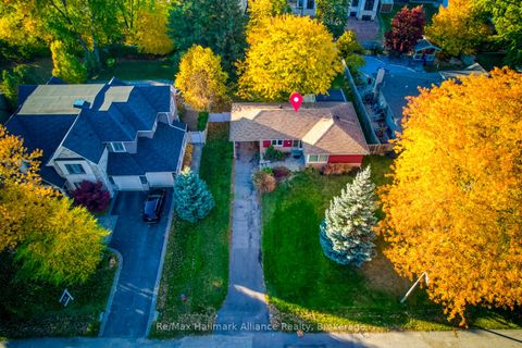 281 Savoy Crescent Oakville ON L6L 1Y2
