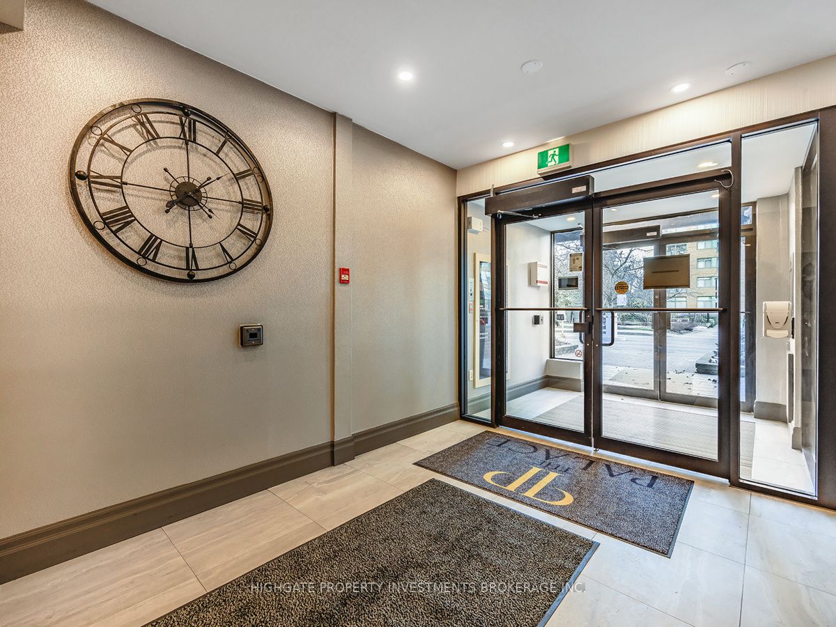 1270 Maple Crossing Boulevard 1203