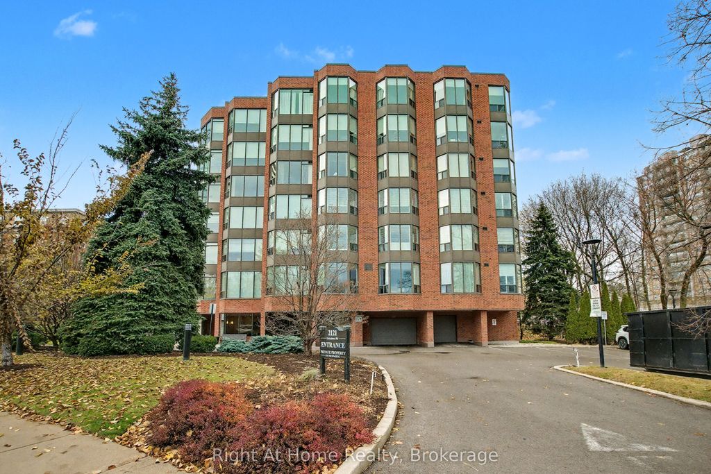 Photo of 2121 Lakeshore Road #603, Burlington, ON L7R 1C9 (MLS # W12650280)