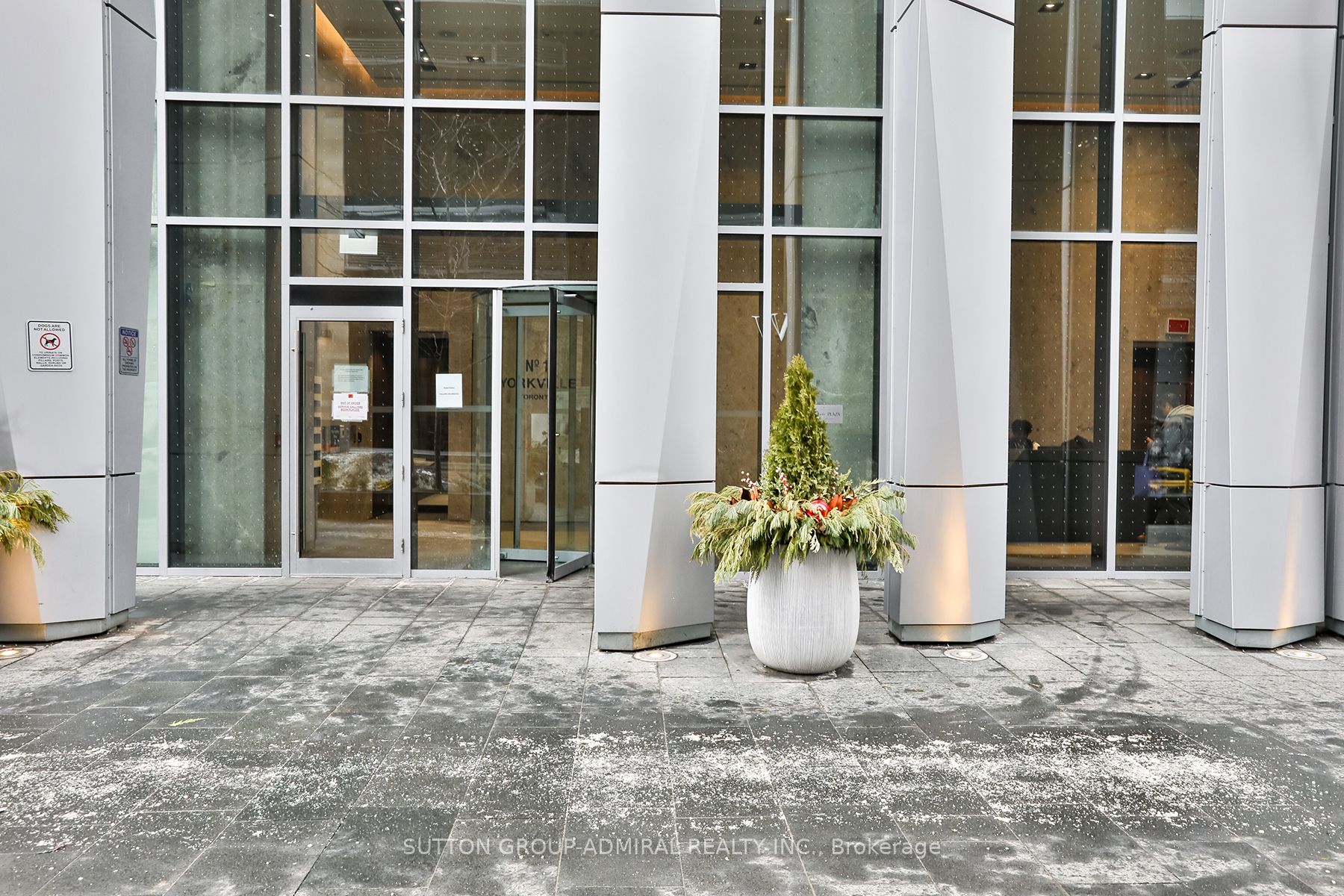 1 Yorkville Avenue 4902