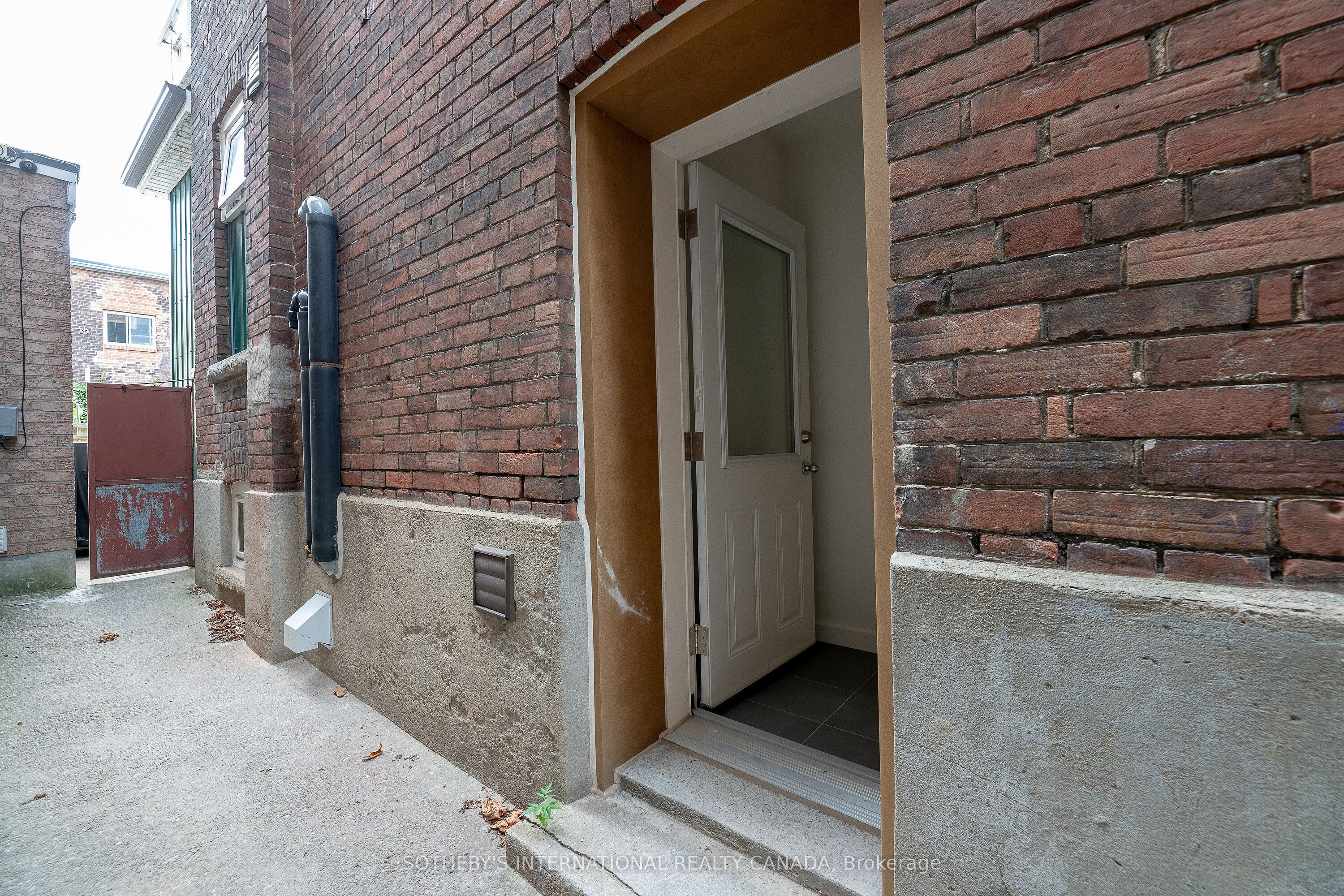 301 Euclid Avenue Lower