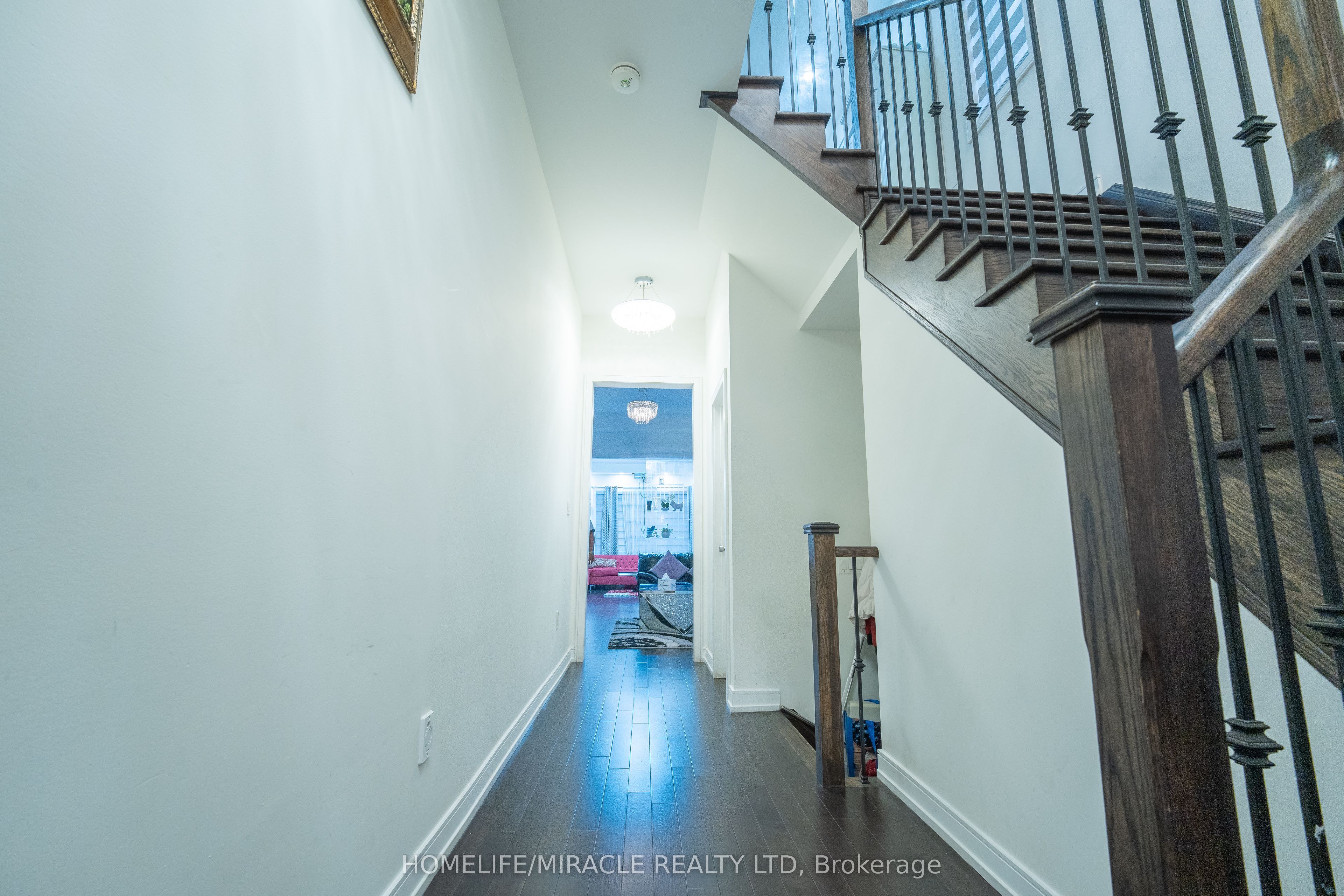 23 HENDRICKS Crescent