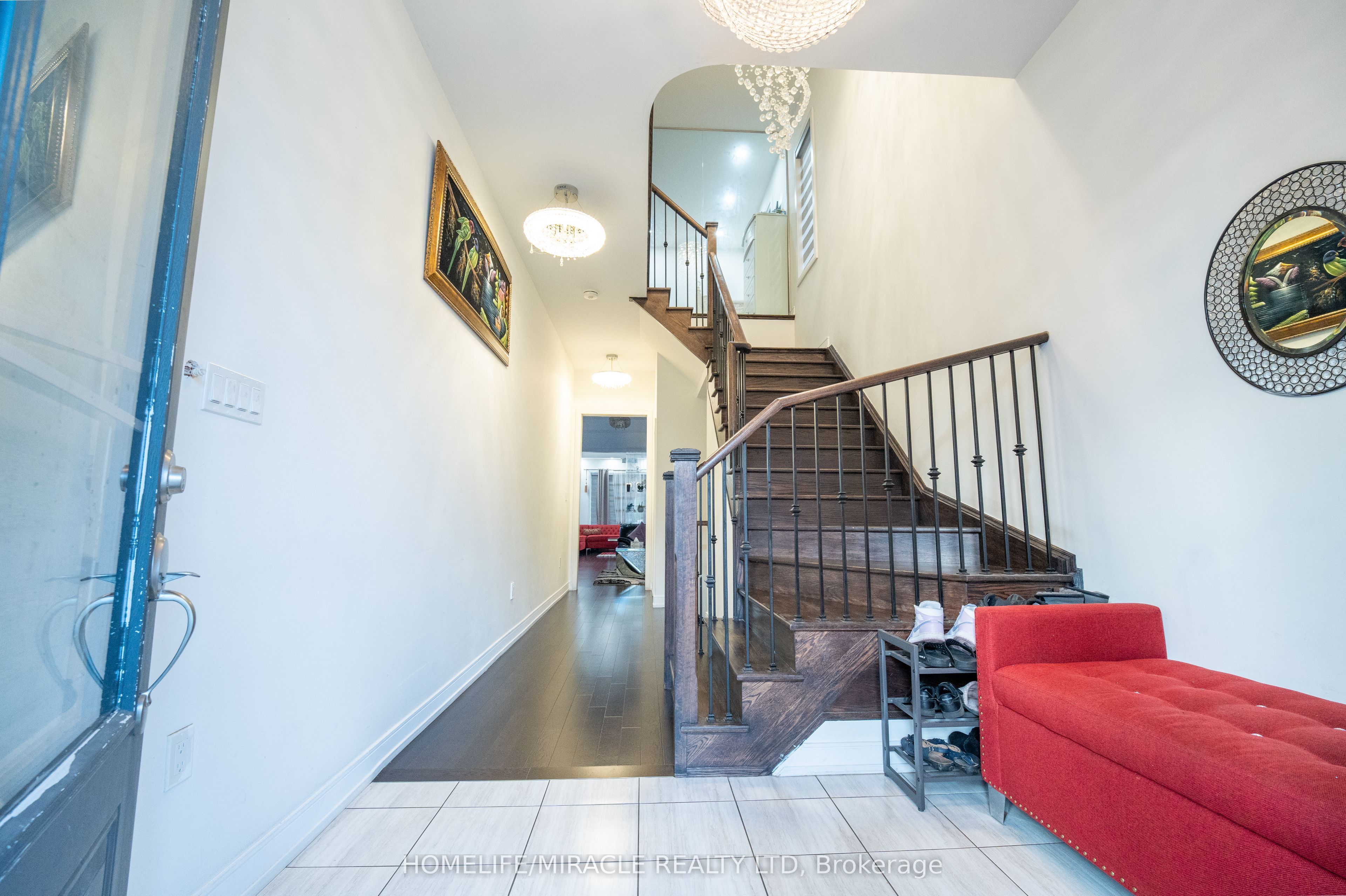 23 HENDRICKS Crescent