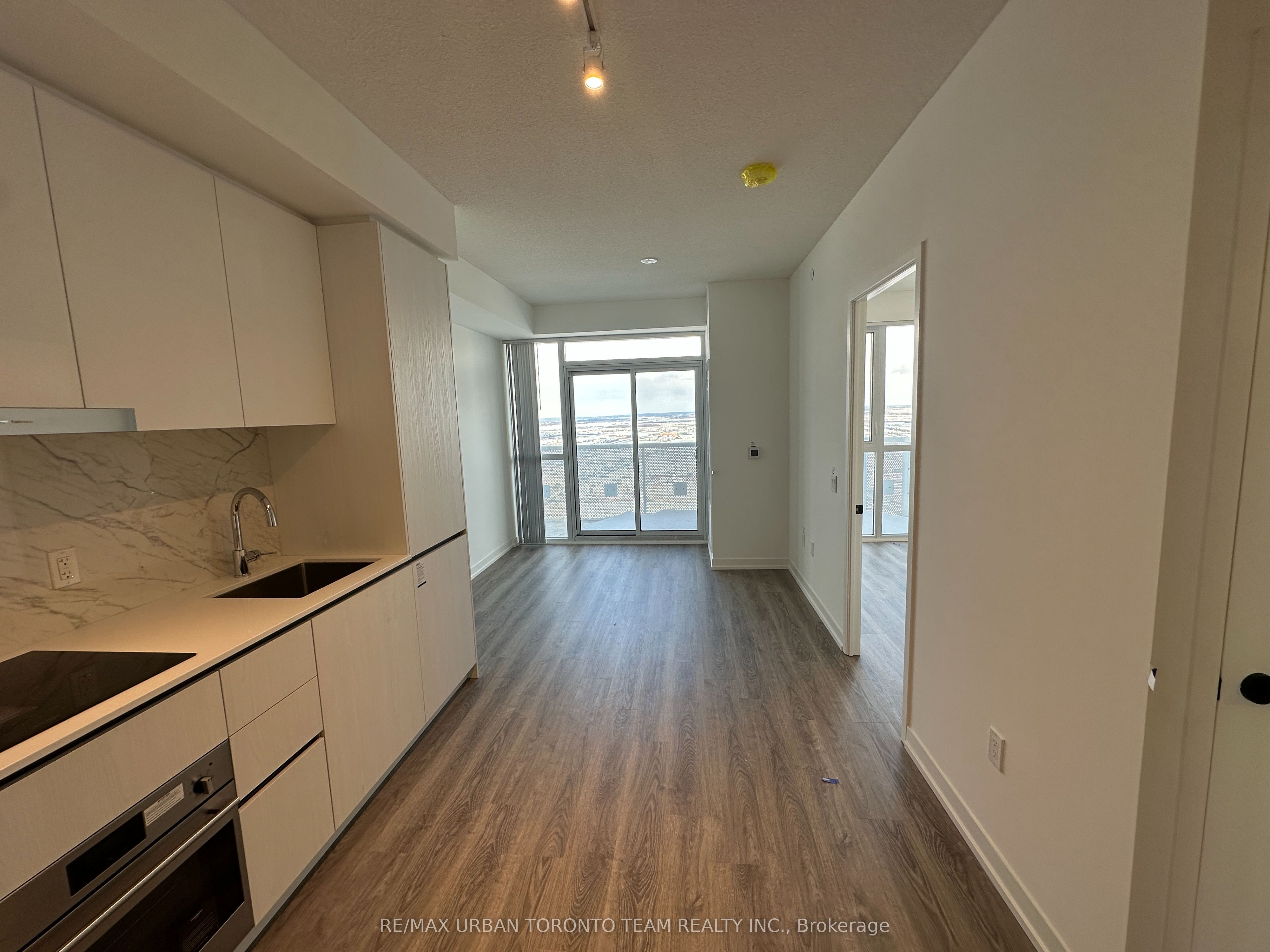 8 Interchange Way 5705