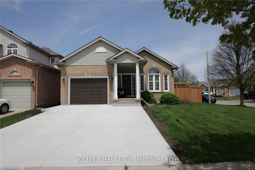 Photo of 29 Summers Drive, Thorold, ON L2V 5C4 (MLS # X13073448)