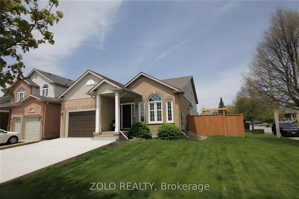 Photo of 29 Summers Drive, Thorold, ON L2V 5C4 (MLS # X13073448)