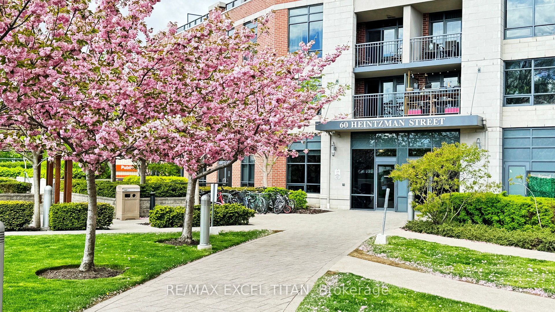 60 Heintzman Street 1132