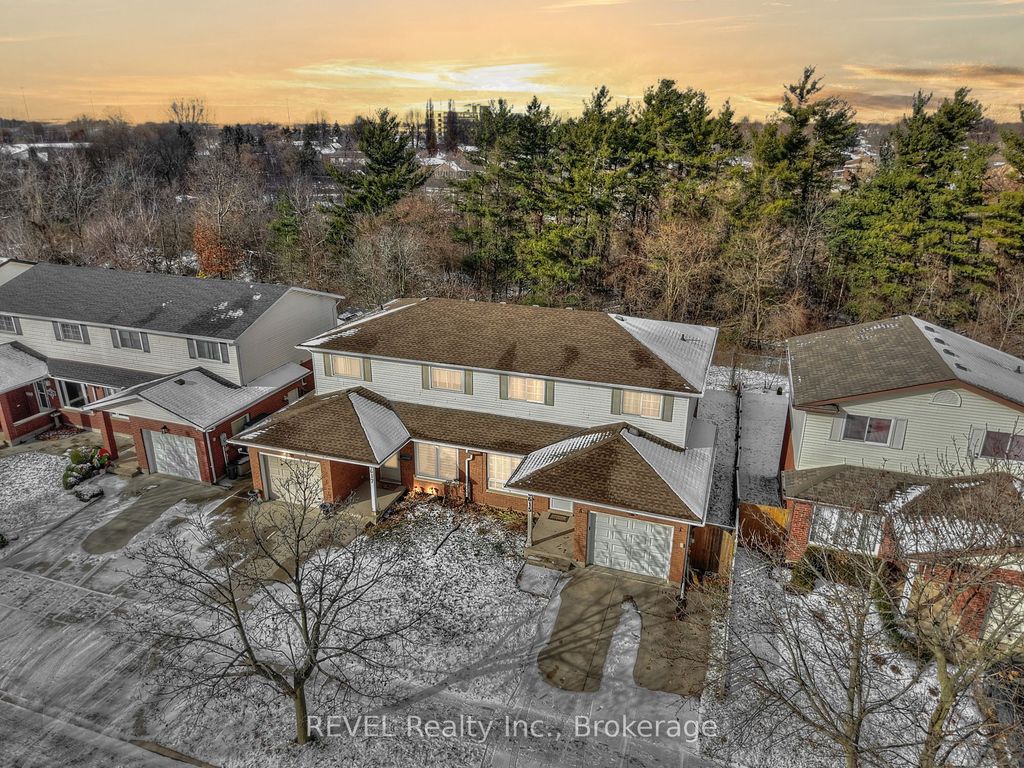 Photo of 6615 Harper Drive, Niagara Falls, ON L2E 7H7 (MLS # X12608990)