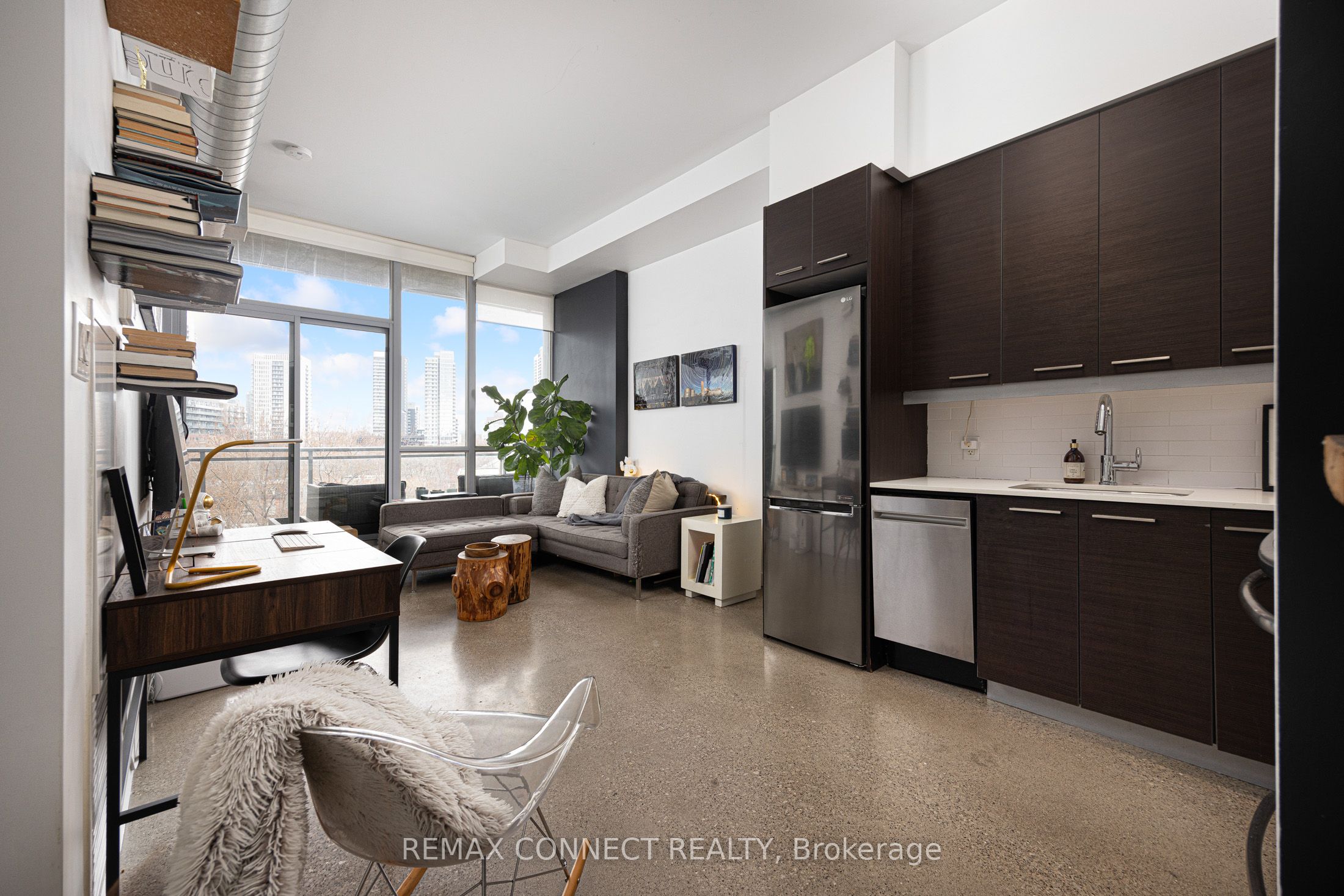 510 King Street E 708