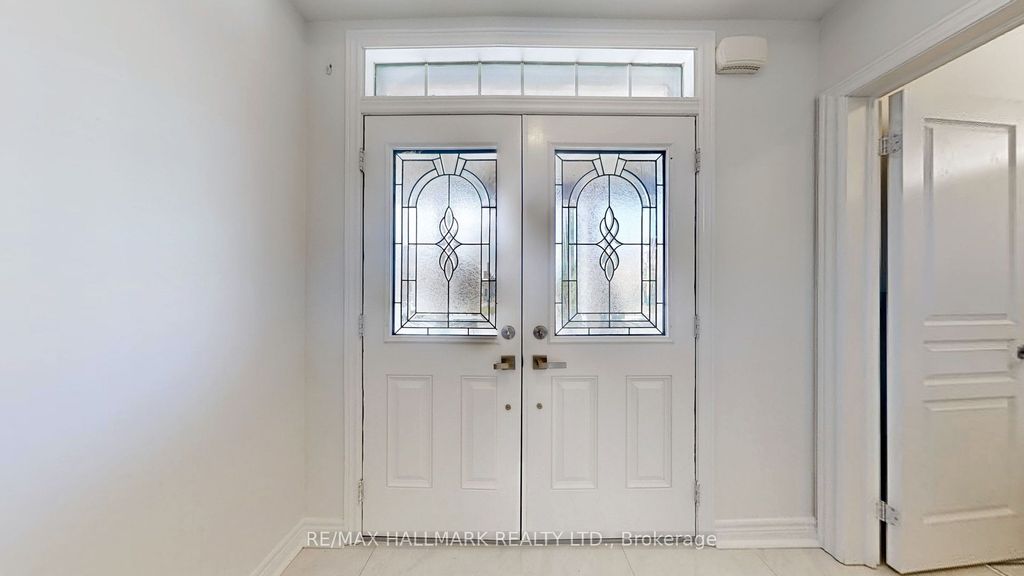 Photo of 22 Bostock Drive, Georgina, ON L4P 0C2 (MLS # N12889964)