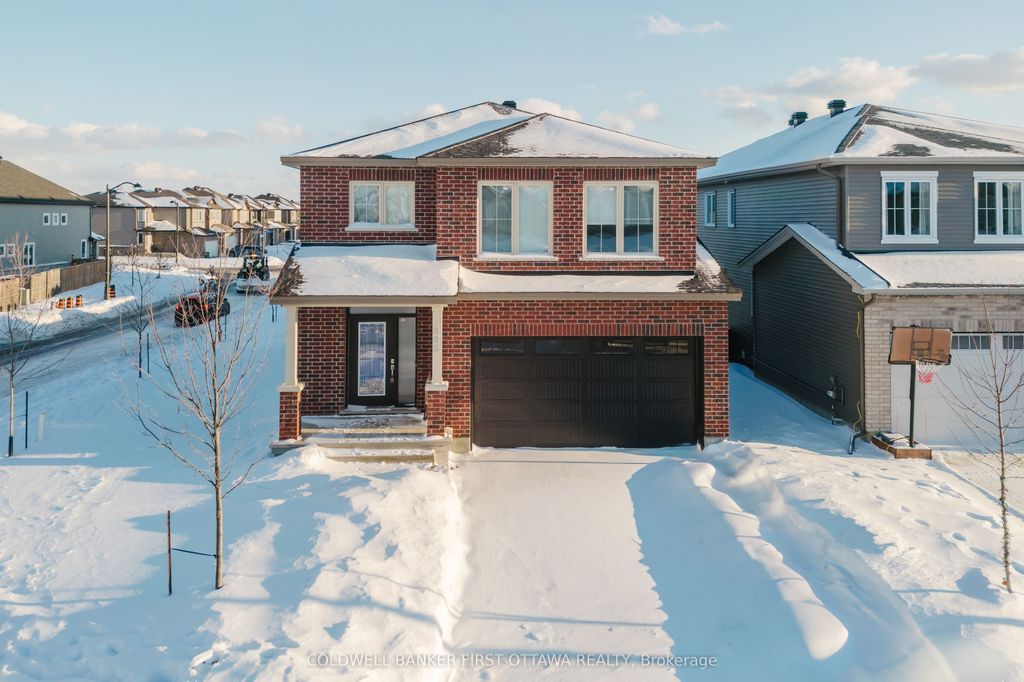 Photo of 896 Sendero Way, Stittsville - Munster - Richmond, ON K2S 2W8 (MLS # X12790968)