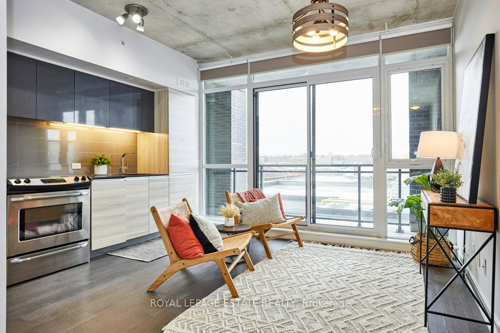 1190 Dundas Street E 525